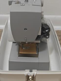 Sewing Machine SINGER Heavy Duty 4423 Grey BRAND NEW WithCarrying Case