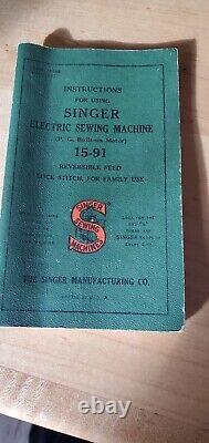 Singer 15-91 Heavy Duty Vintage Sewing Machine +attachments leather++