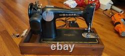 Singer 201-2 Heavy Duty Vintage Sewing Machine plus original Carrying Case