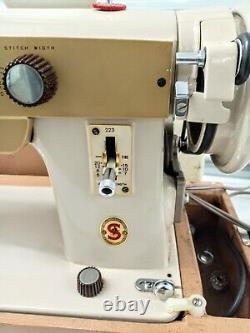 Singer 223 HEAVY DUTY all metal sewing machine