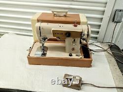 Singer 223 HEAVY DUTY all metal sewing machine