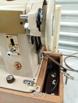 Singer 223 HEAVY DUTY all metal sewing machine