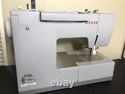 Singer 4423 Heavy Duty Home Sewing Machine for Parts or Repair