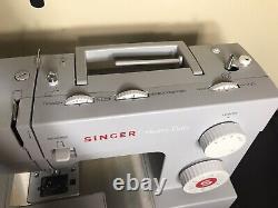 Singer 4423 Heavy Duty Home Sewing Machine for Parts or Repair