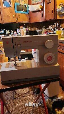 Singer 4423 Heavy Duty Sewing Machine