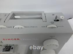 Singer 4423 Heavy Duty Sewing Machine with Pedal