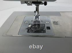 Singer 4423 Heavy Duty Sewing Machine with Pedal