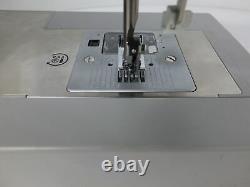 Singer 4423 Heavy Duty Sewing Machine with Pedal