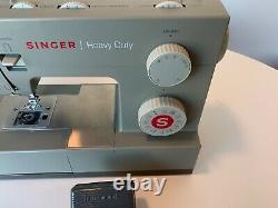 Singer 4452 Heavy Duty Sewing Machine 23 Built In Stitches Gently Used