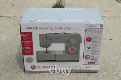 Singer 4452 Heavy Duty Sewing Machine 32 Built-in Stitches