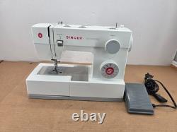 Singer 5511 Scholastic Heavy Duty Sewing Machine with extras