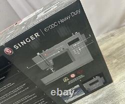 Singer 6700C Heavy Duty Computerized Sewing Machine New