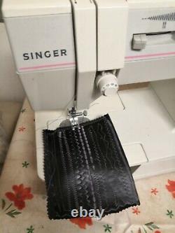 Singer 9005 Leather And Fabric Heavy Duty Sewing Machine, Serviced and Tested