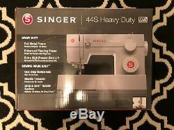 Singer Classic 44S Heavy Duty Sewing Machine 23 Built-in Stitches SHIPS TODAY