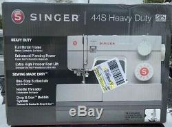 Singer Classic 44S Heavy Duty Sewing Machine with 23 Built-in Stitches Ship Fast