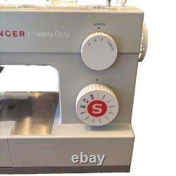 Singer Heavy Duty 4411 Sewing Machine High Speed 11 Stitches Foot Pedal In Box