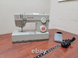 Singer Heavy Duty 4452 Electric Sewing Machine With AC Cord Pedal c-x
