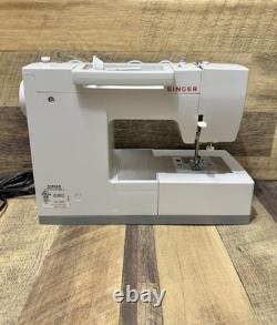 Singer Heavy Duty 44S Sewing Machine
