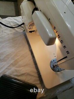 Singer Heavy Duty Commercial Sewing Machine 3102 With Case