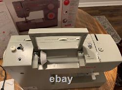 Singer Heavy Duty Household Sewing Machine 4452 withPedal