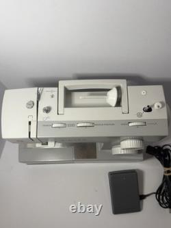 Singer Heavy Duty Sewing Machine Model 4411 Portable