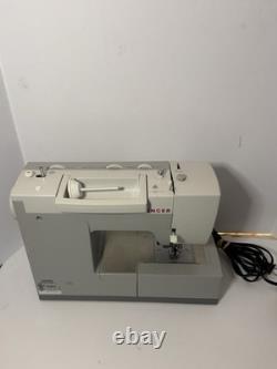 Singer Heavy Duty Sewing Machine Model 4411 Portable