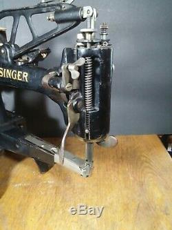 Singer Model 29K70 HD Heavy Duty Sewing Machine Antique Vintage 29K