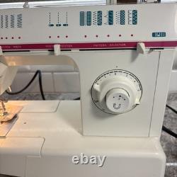 Singer Sewing Machine FM-22 C With Pedal, Zig Zag, Free Arm, Extras- Heavy Duty