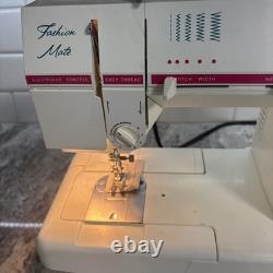 Singer Sewing Machine FM-22 C With Pedal, Zig Zag, Free Arm, Extras- Heavy Duty