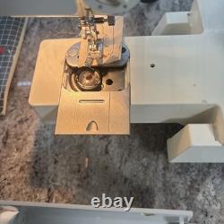 Singer Sewing Machine FM-22 C With Pedal, Zig Zag, Free Arm, Extras- Heavy Duty