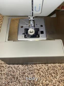 Singer Singer Sewing Machine 4452 Heavy Duty with 32 Built-in Stitches