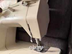 Singer Touch-Tronic 2010 Sewing Machine Memory Machine