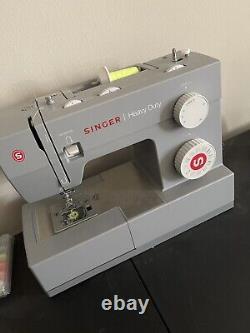 Singer sewing machine Heavy Weight Never Used