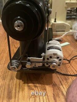 Super Heavy Duty Leather And Canvas Sewing Machine. Amazing. Read. B2