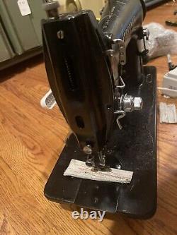 Super Heavy Duty Leather And Canvas Sewing Machine. Amazing. Read. B2