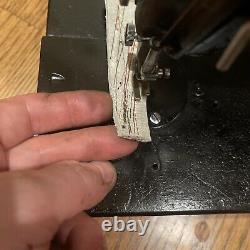 Super Heavy Duty Leather And Canvas Sewing Machine. Amazing. Read. B2