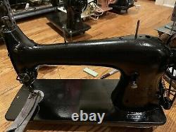 Super Heavy Duty Leather And Canvas Sewing Machine. Amazing. Read. N3