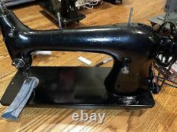 Super Heavy Duty Leather And Canvas Sewing Machine. Amazing. Read. N3