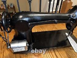 Super Heavy Duty Leather And Canvas Sewing Machine. Amazing. Read. N4