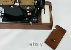 VINTAGE SINGER PORTABLE HEAVY DUTY SEWING MACHINE MODEL 224 RED S With ACC & CASE