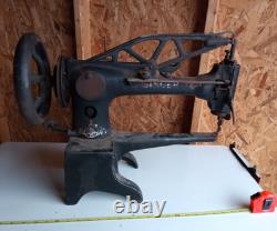 VINTAGE Singer 29-4 Industrial Leather Cobbler Sewing Machine? Heavy
