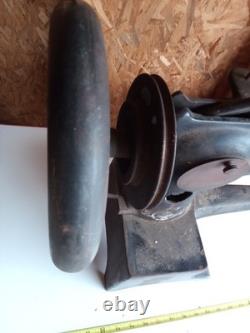 VINTAGE Singer 29-4 Industrial Leather Cobbler Sewing Machine? Heavy