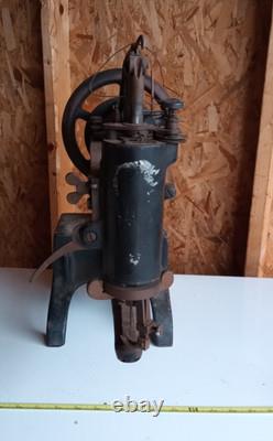 VINTAGE Singer 29-4 Industrial Leather Cobbler Sewing Machine? Heavy