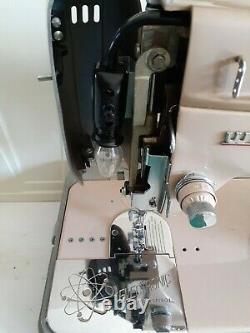 VINTAGE WHITE Model 769 Selec-Tronic ZigZag Width Heavy Duty Sewing Machine