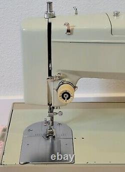 VTG Kenmore Heavy Duty Zig-Zag Sewing Machine 158.17530 Works Clean