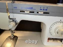 Vintage HEAVY DUTY Industrial Strength SINGER 3102 Sewing Machine withCase, Manual