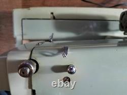 Vintage Heavy Duty Metal Sears Kenmore Sewing Machine 158.13010 Case Pedal Motor