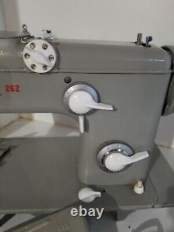Vintage Heavy Duty Sewing machine PFAFF 262 With Foot Pedal
