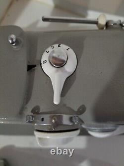 Vintage Heavy Duty Sewing machine PFAFF 262 With Foot Pedal