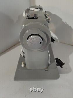 Vintage Heavy Duty Sewing machine PFAFF 262 With Foot Pedal